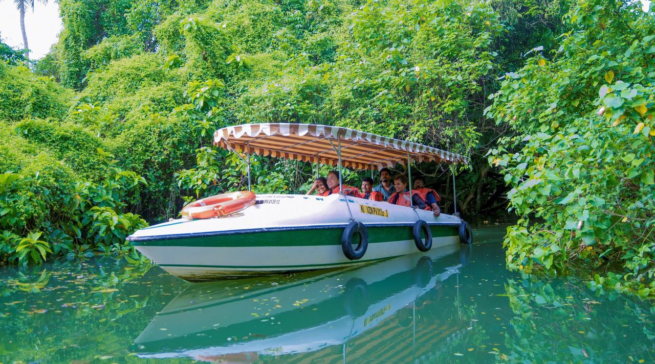 Isola Di Cocco Ayurvedic Beach Resort Poovar Dış mekan fotoğraf