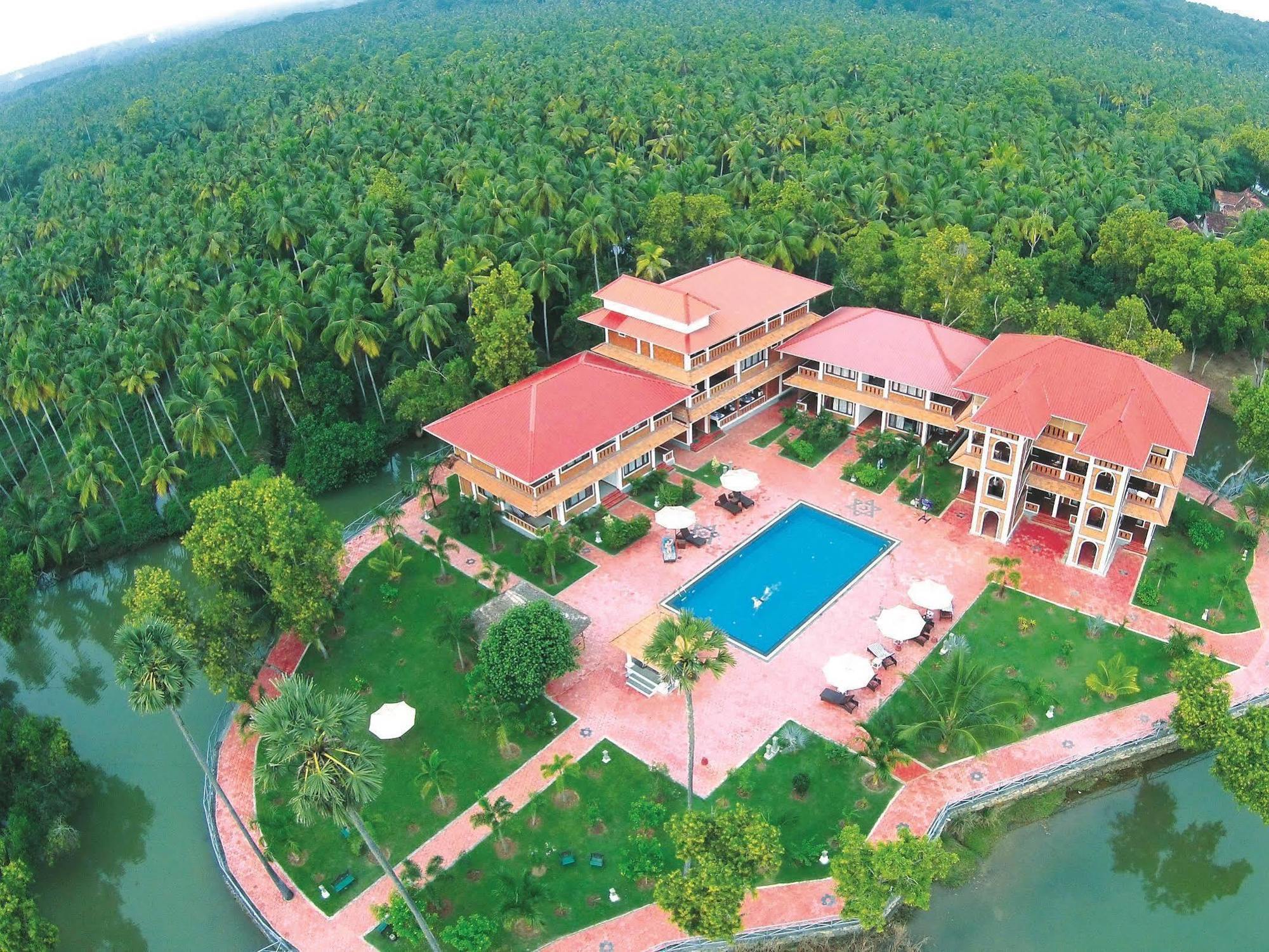 Isola Di Cocco Ayurvedic Beach Resort Poovar Dış mekan fotoğraf